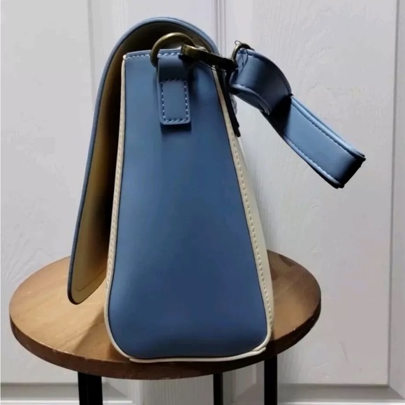 Winnie the Pooh Loungefly (2 marks on bottom) - Picture 5 of 6